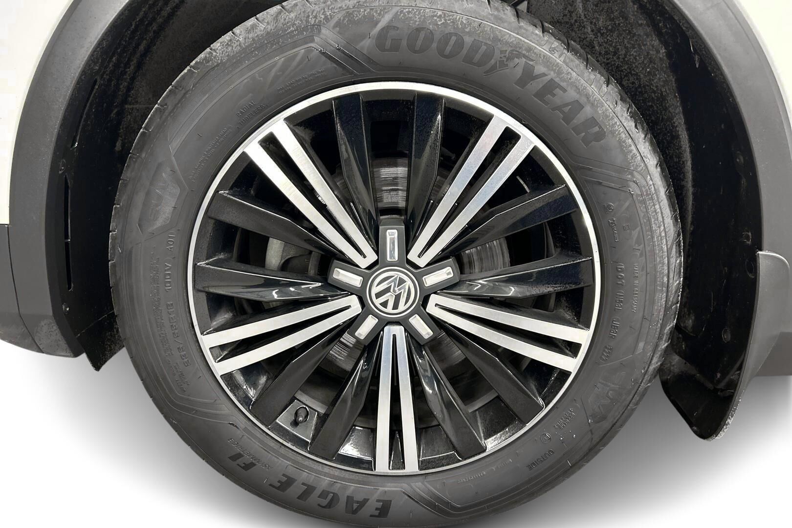 Volkswagen Tiguan iso kuva 13
