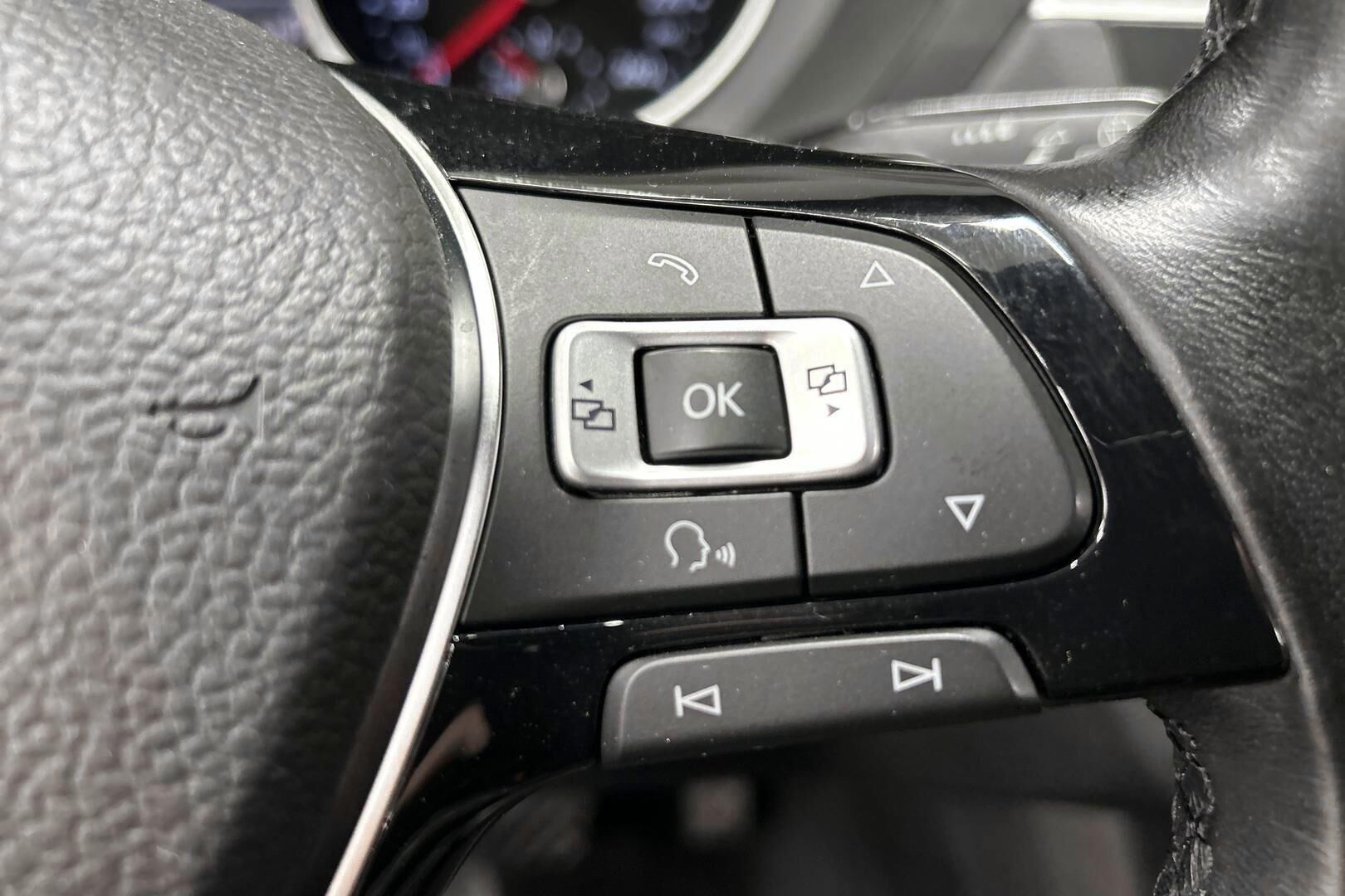 Volkswagen Tiguan iso kuva 16