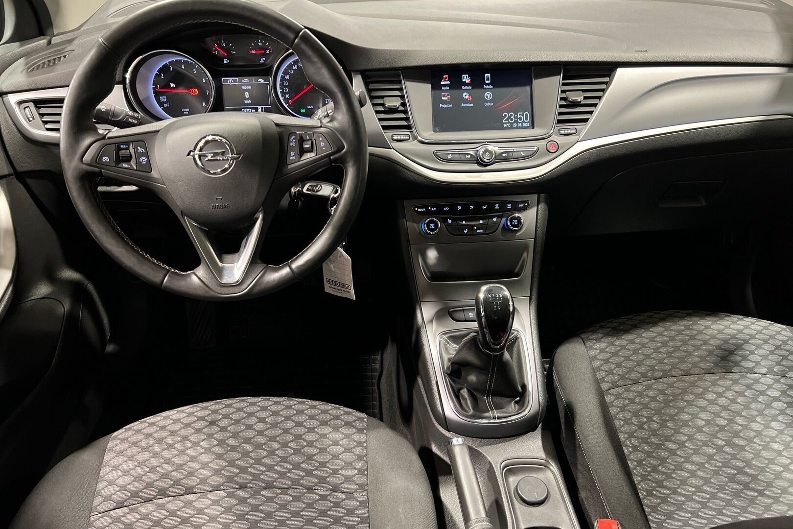 Opel Astra iso kuva 5