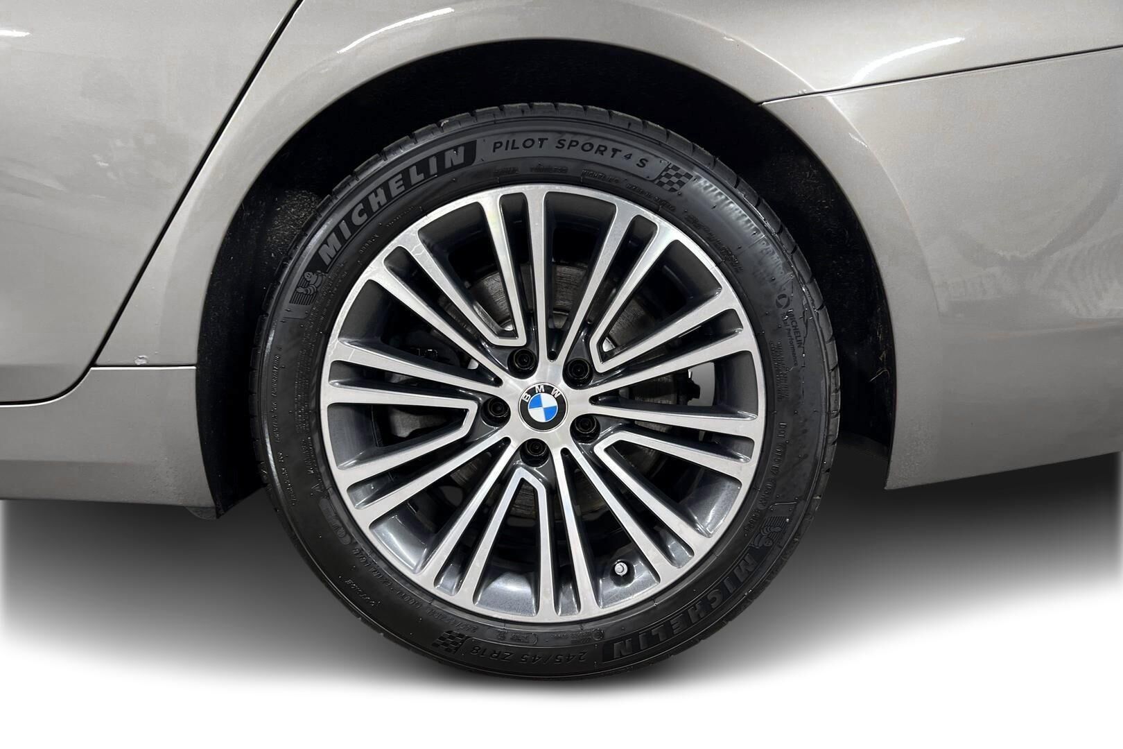 BMW 5-sarja iso kuva 13