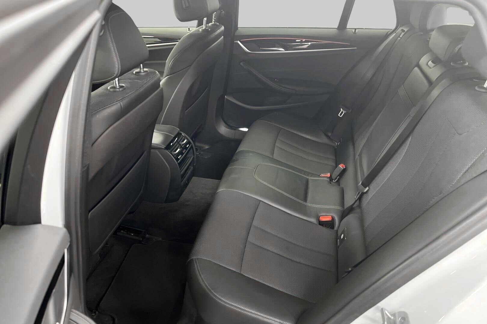 BMW 5-SARJA iso kuva 3