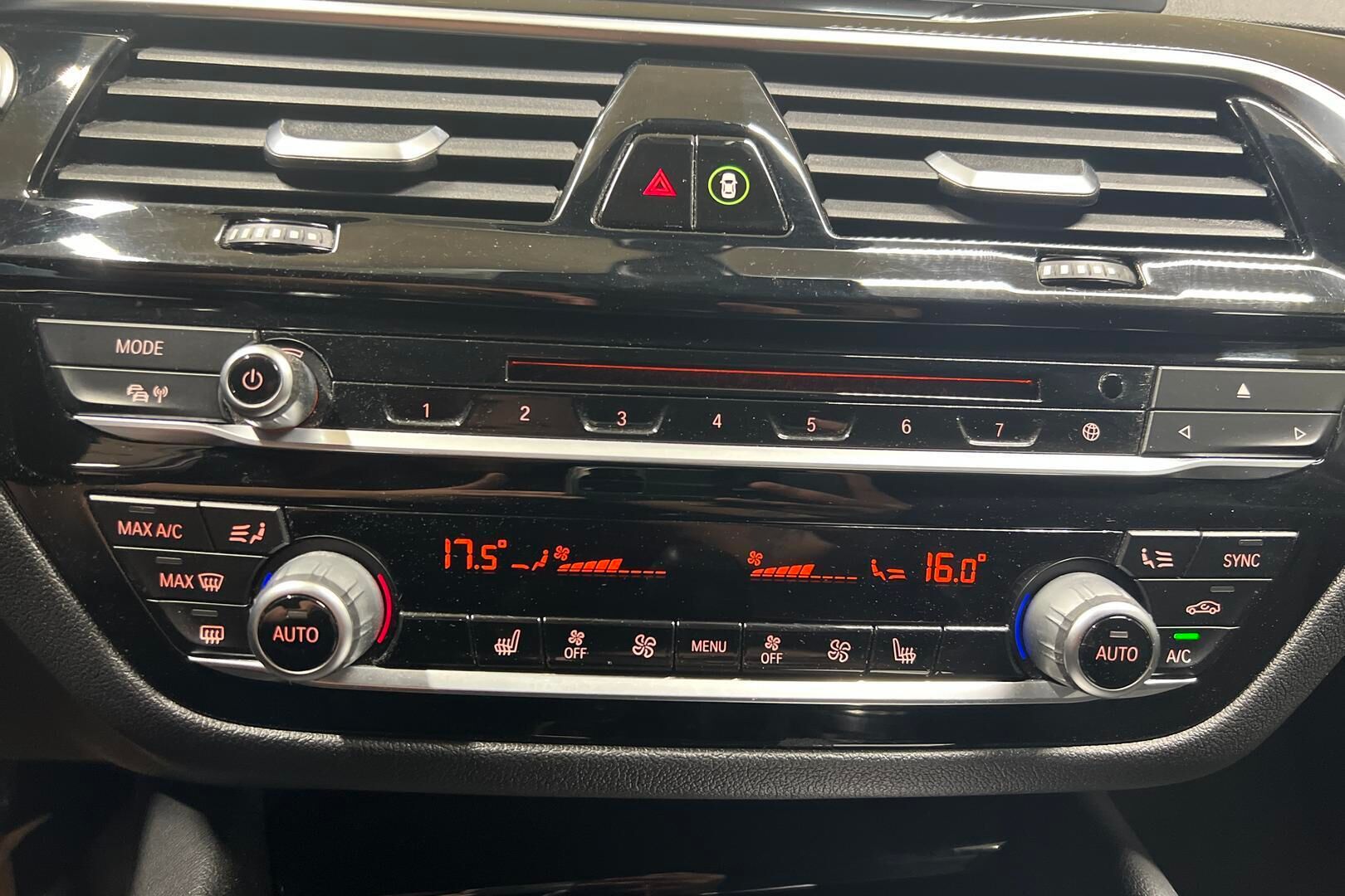 BMW 5-SARJA iso kuva 22
