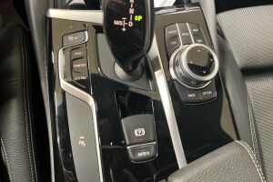BMW 5-SARJA esikatselu 23