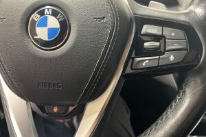 BMW 5-SARJA esikatselu 8
