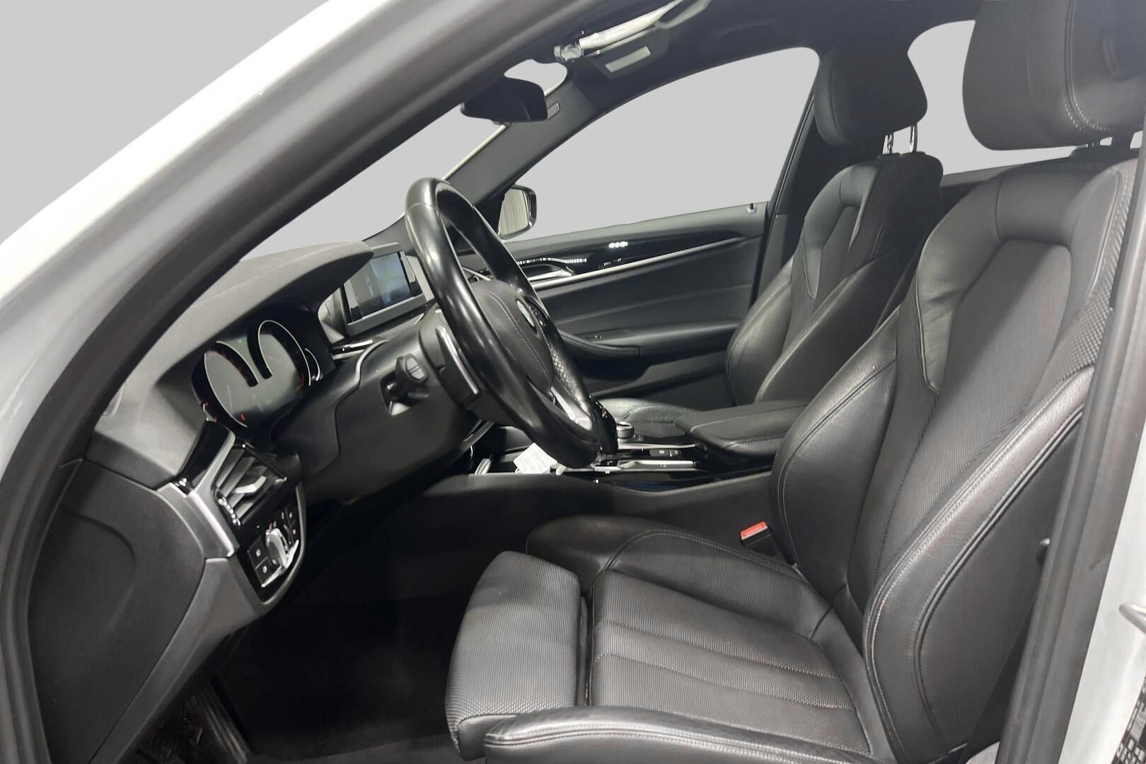 BMW 5-SARJA iso kuva 19