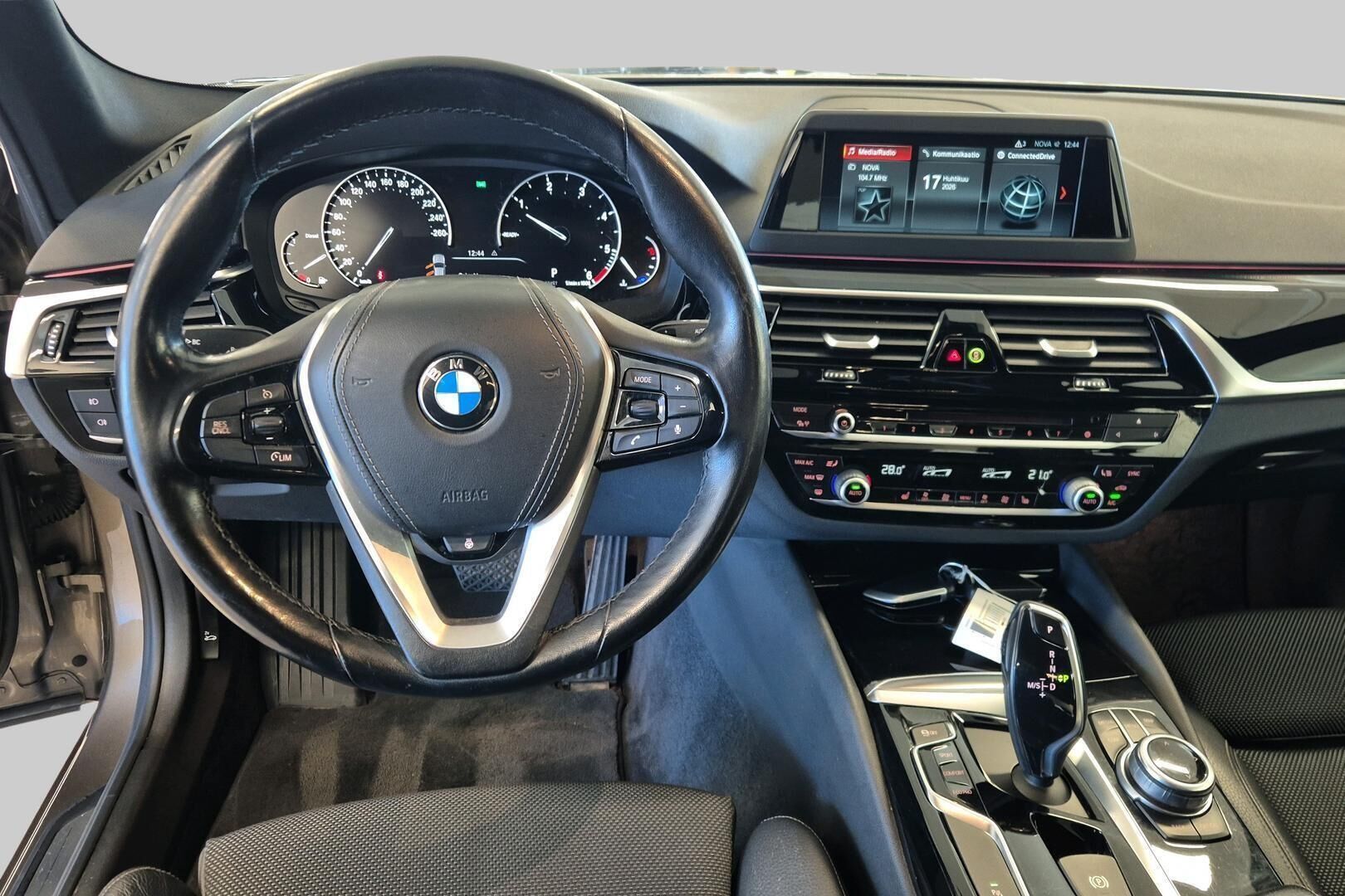 BMW 5-sarja iso kuva 9