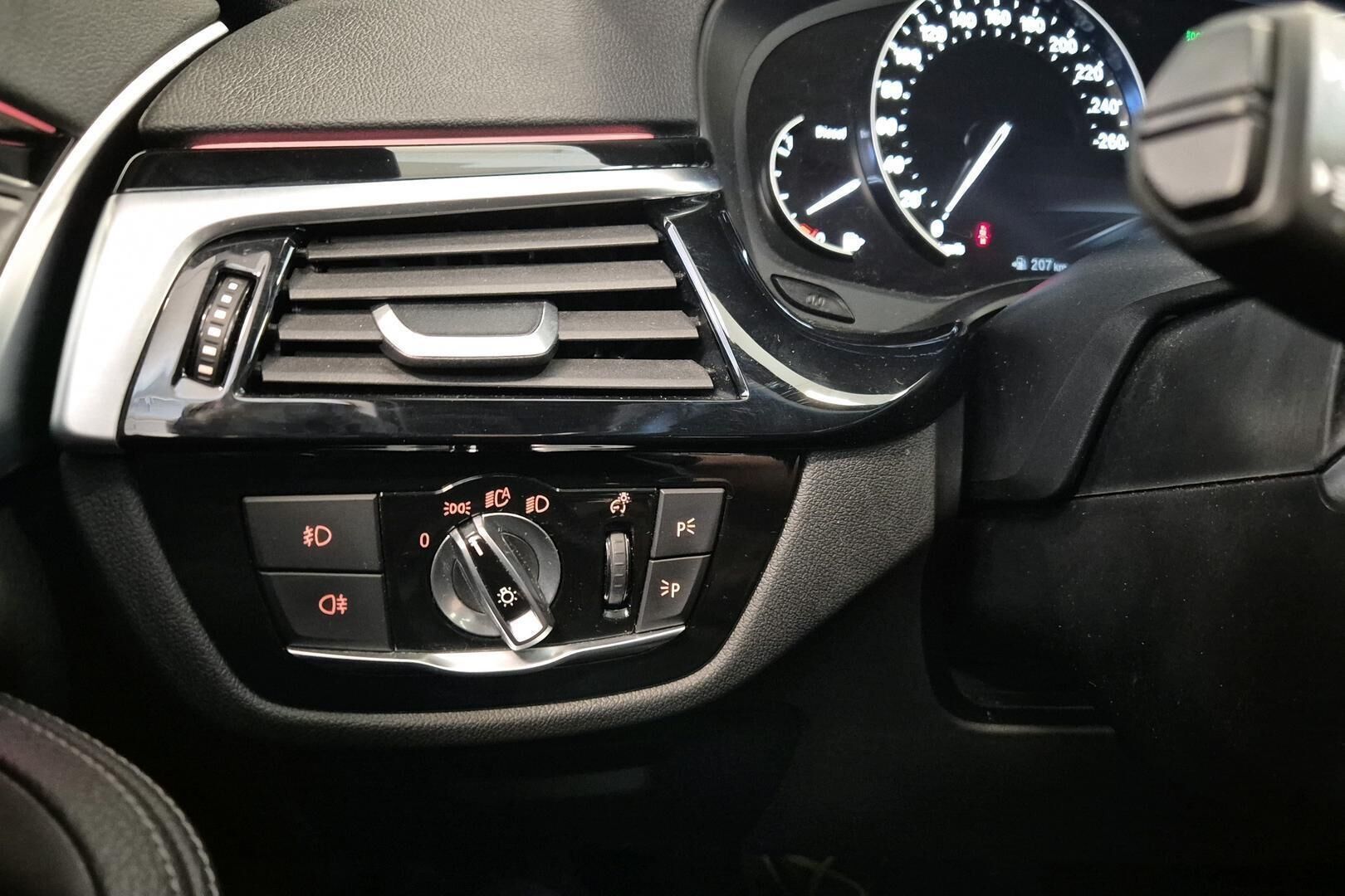 BMW 5-sarja iso kuva 20