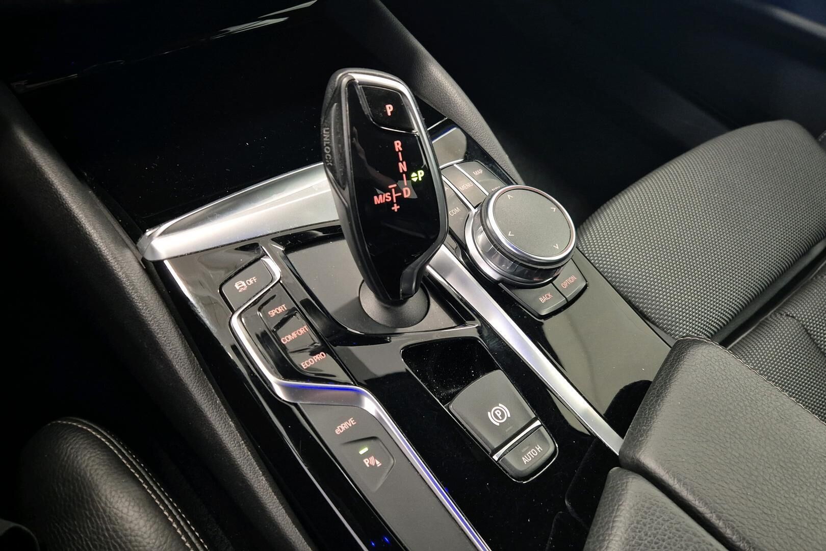 BMW 5-sarja iso kuva 15