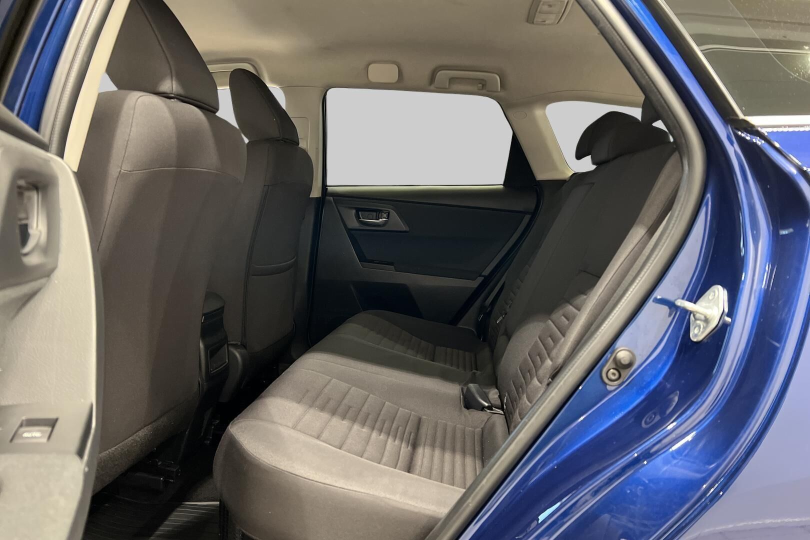 Toyota Auris iso kuva 10