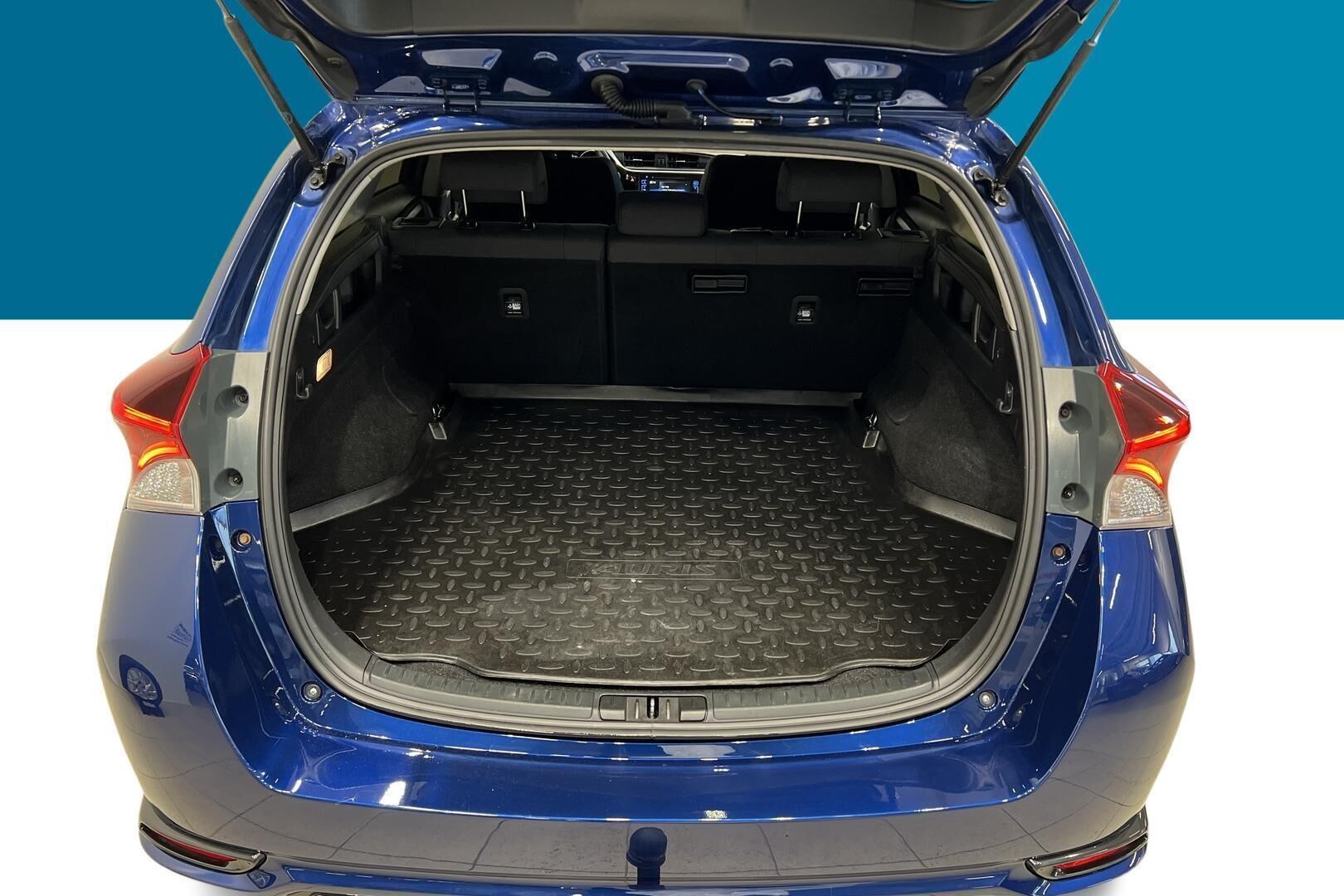 Toyota Auris iso kuva 12