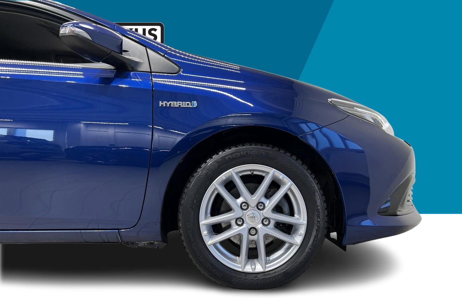 Toyota Auris iso kuva 13