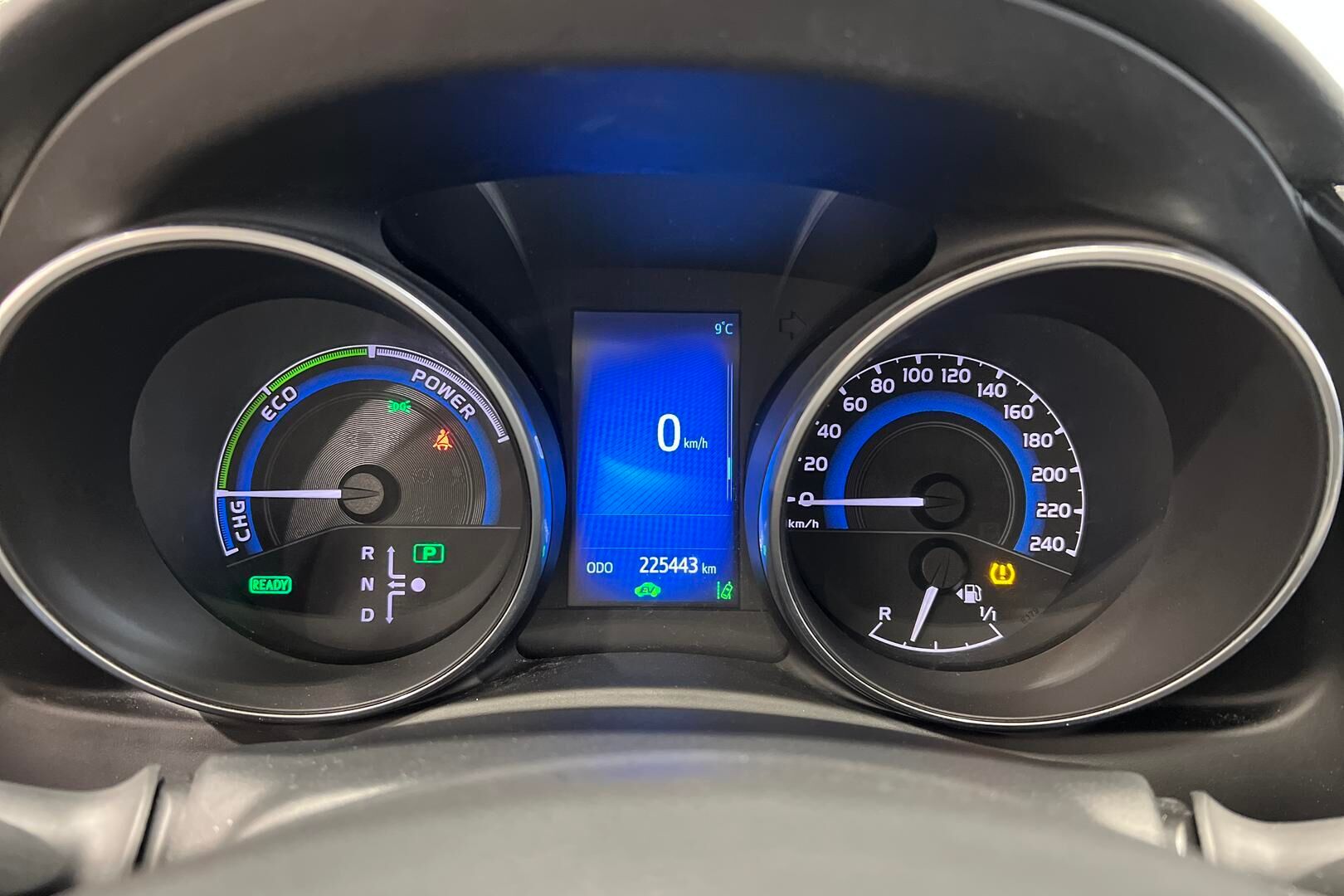 Toyota Auris iso kuva 14