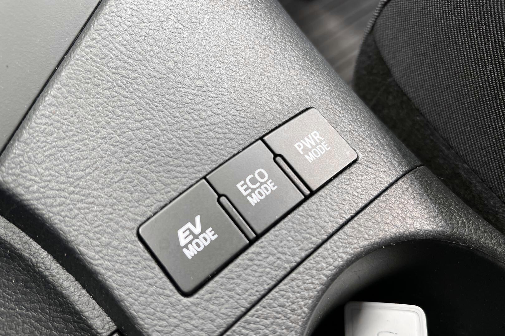 Toyota Auris iso kuva 19