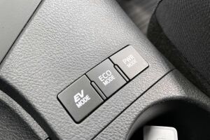 Toyota Auris esikatselu 19