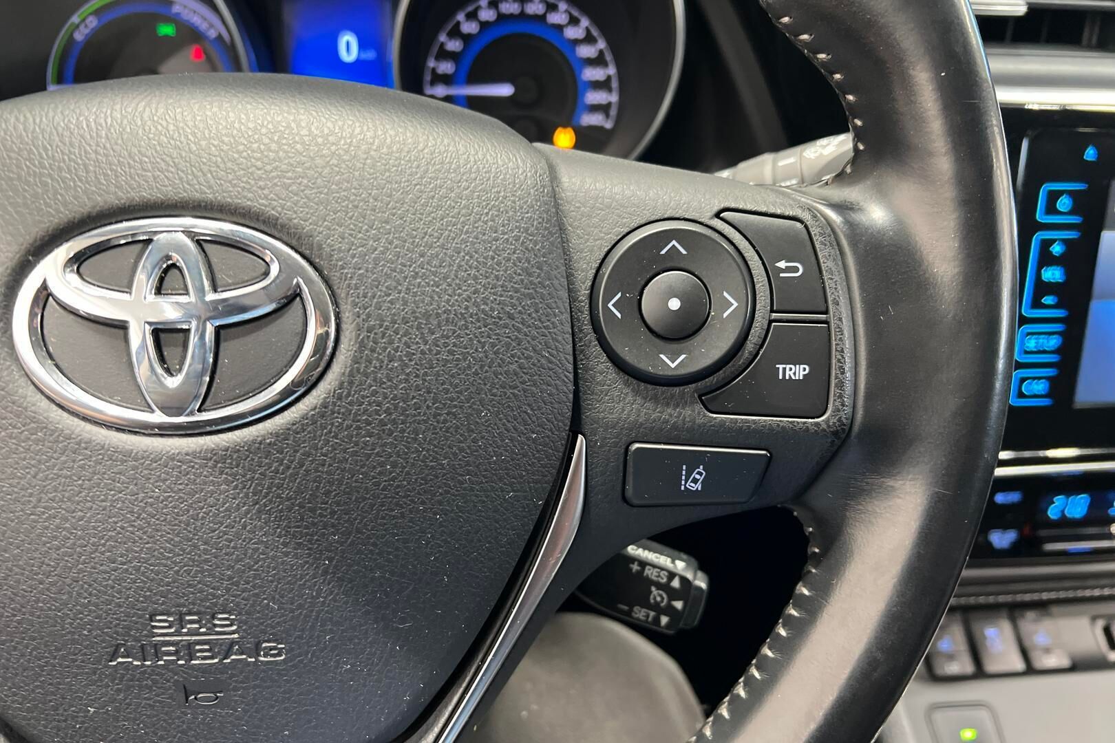 Toyota Auris iso kuva 21