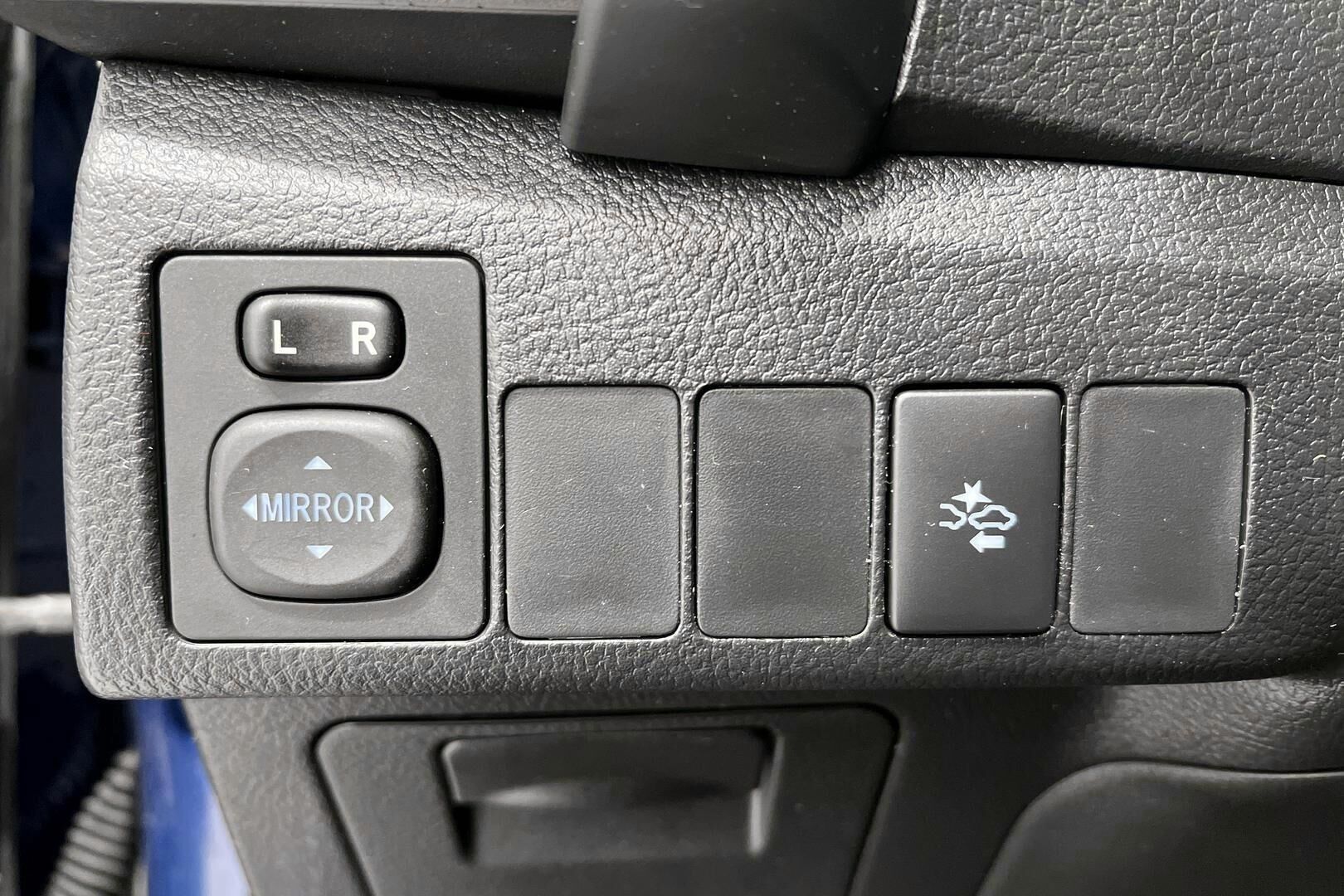 Toyota Auris iso kuva 23