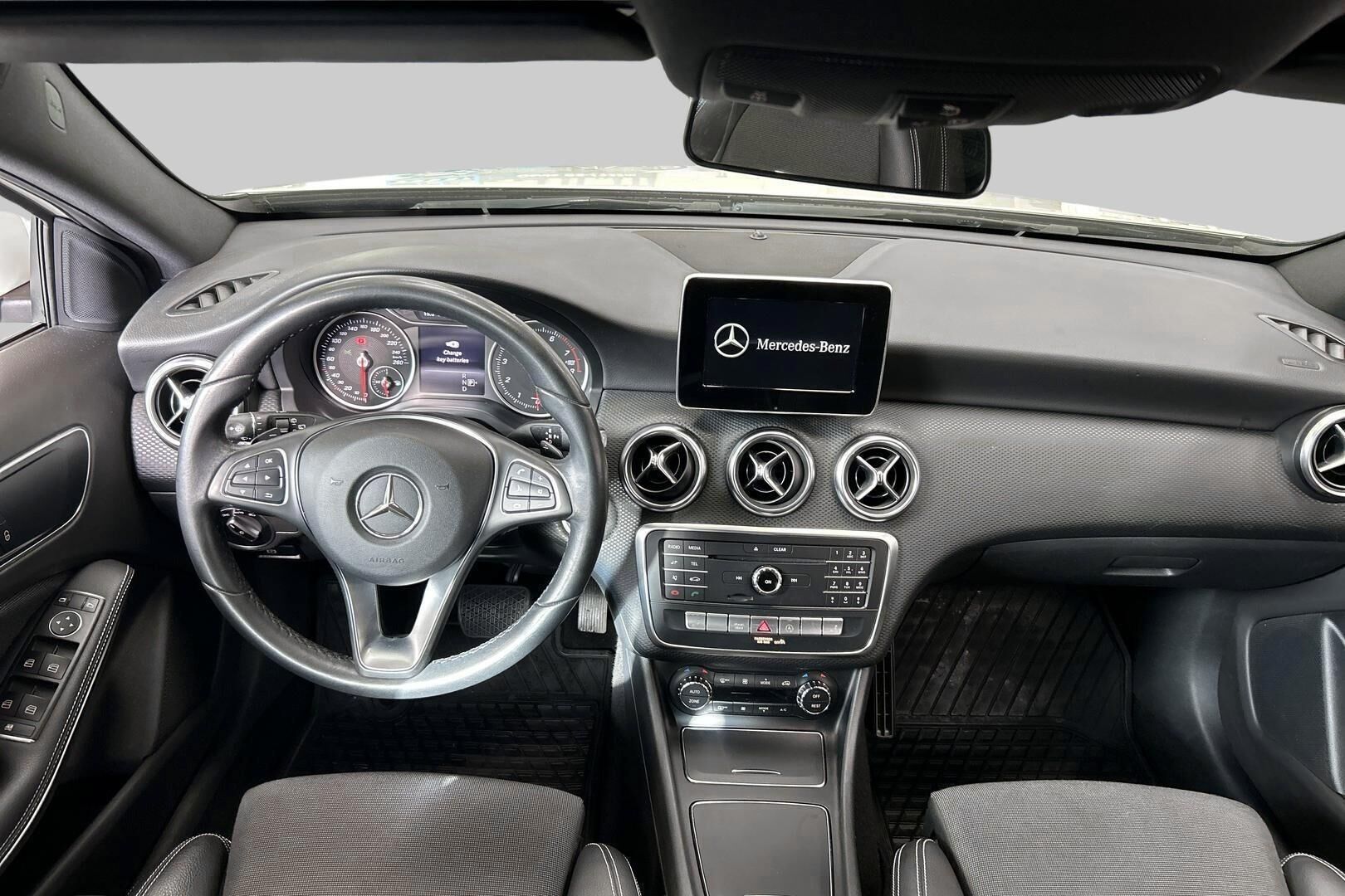 Mercedes-Benz A iso kuva 11