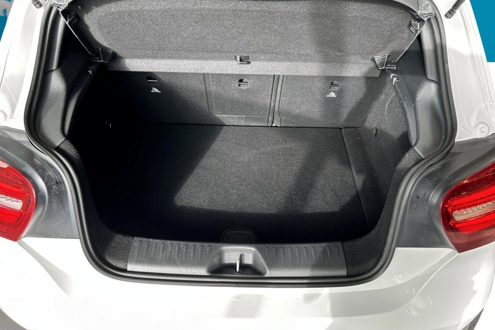 Mercedes-Benz A iso kuva 12