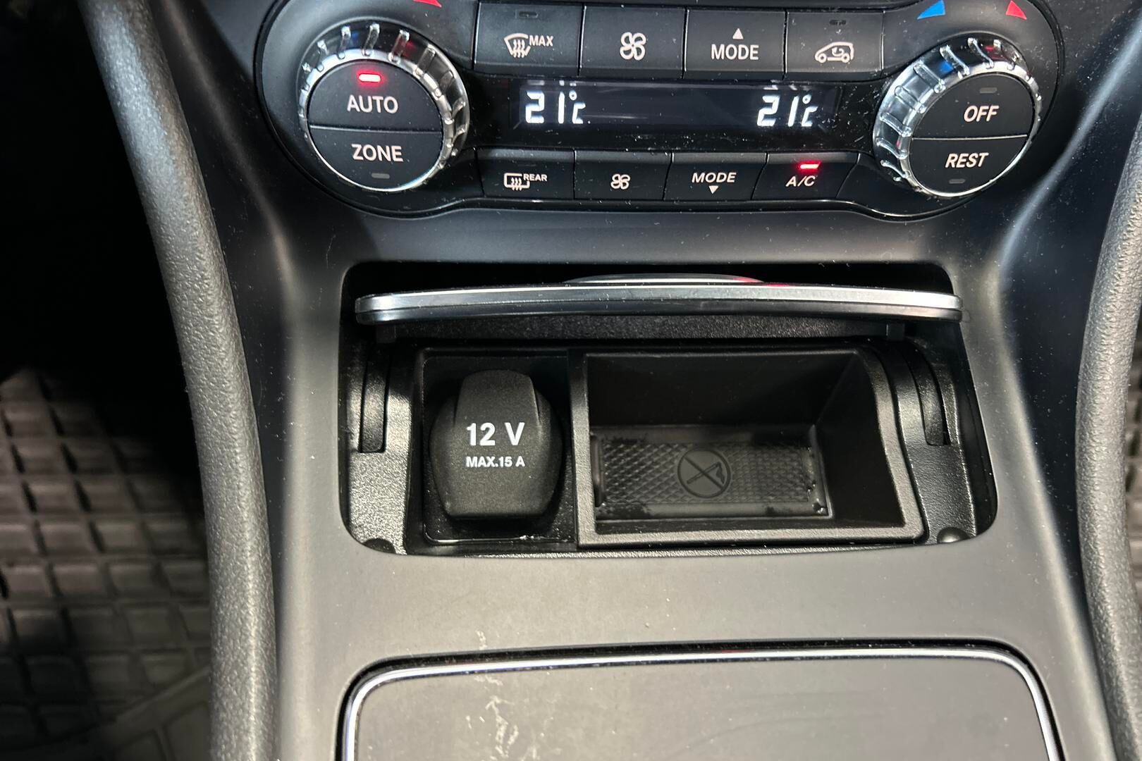 Mercedes-Benz A iso kuva 19