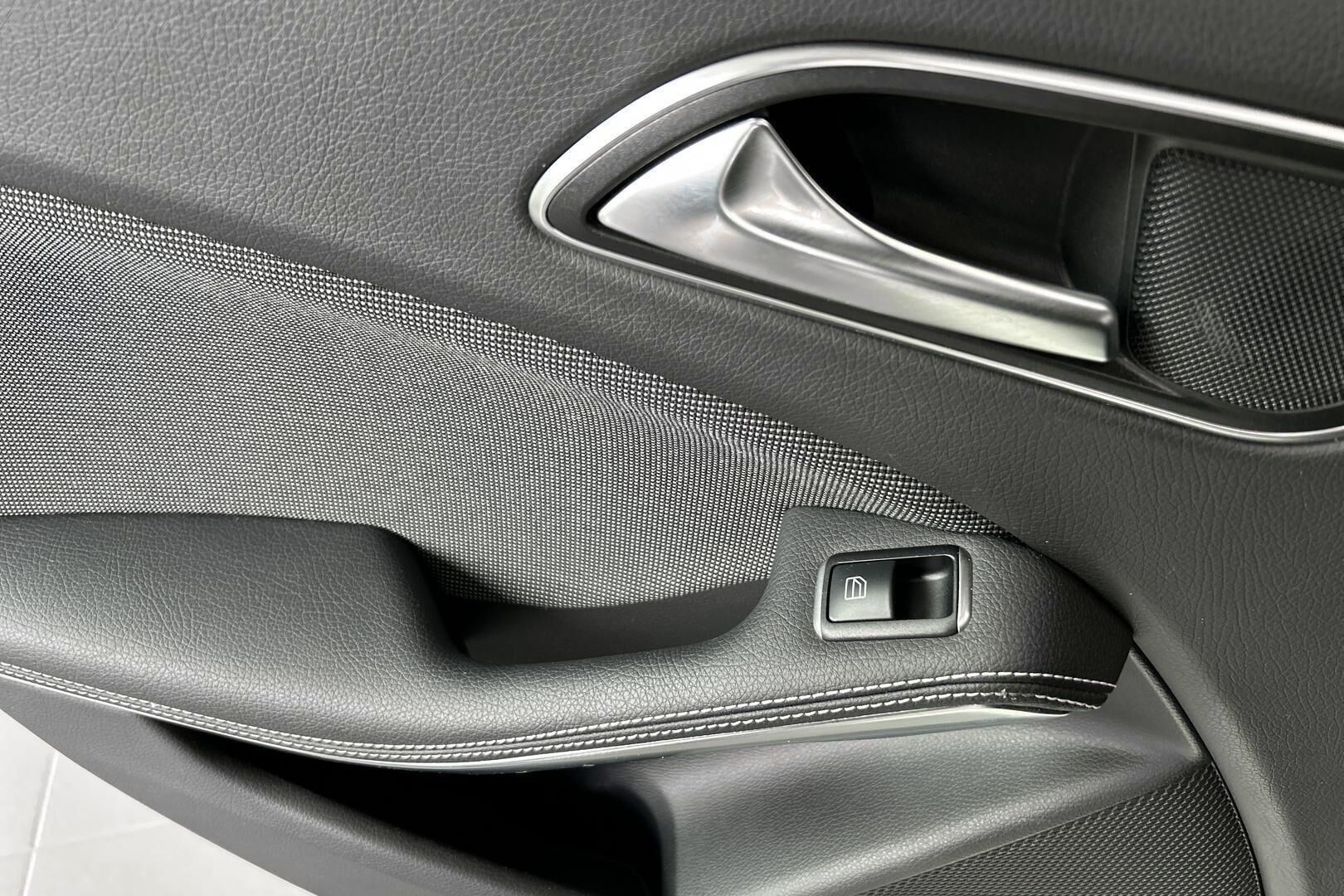 Mercedes-Benz A iso kuva 30