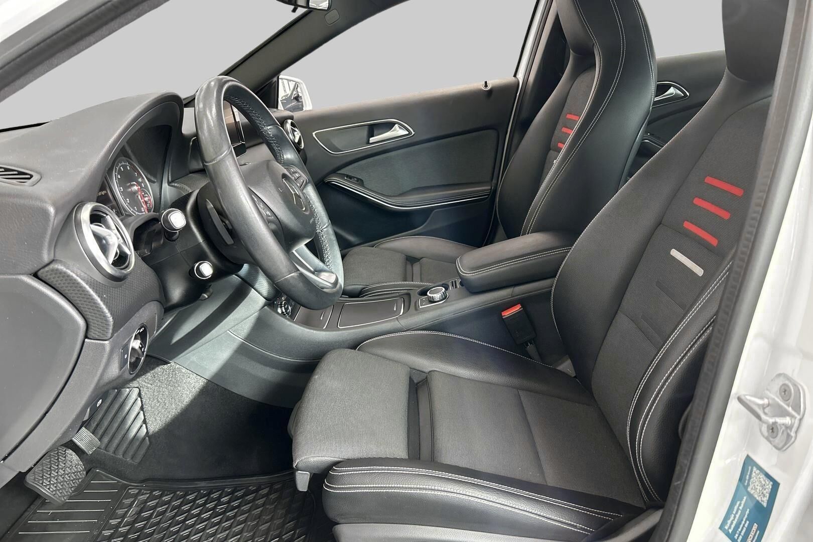 Mercedes-Benz A iso kuva 9