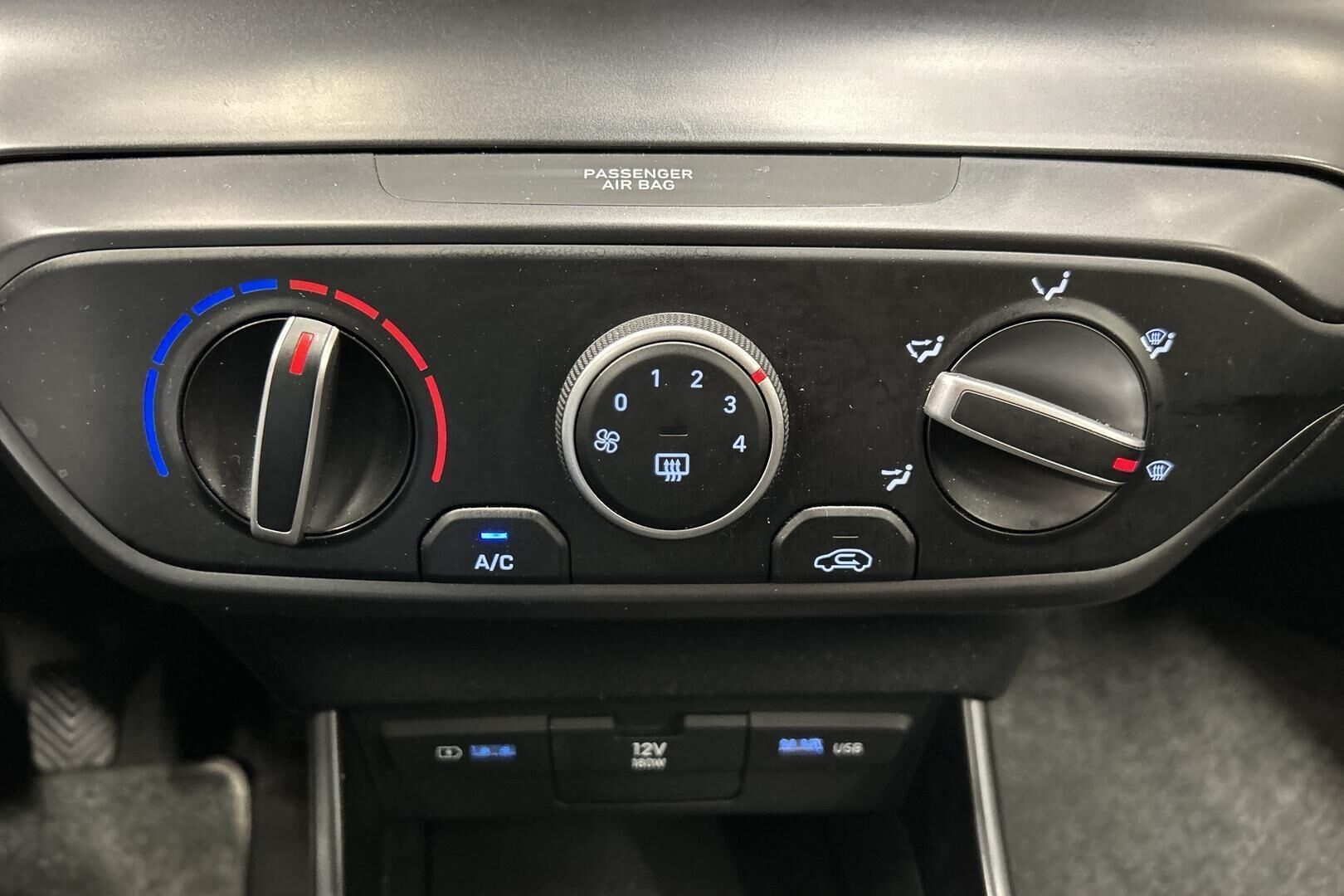 Hyundai i20 Hatchback iso kuva 16