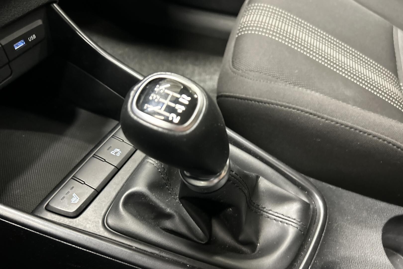 Hyundai i20 Hatchback iso kuva 17