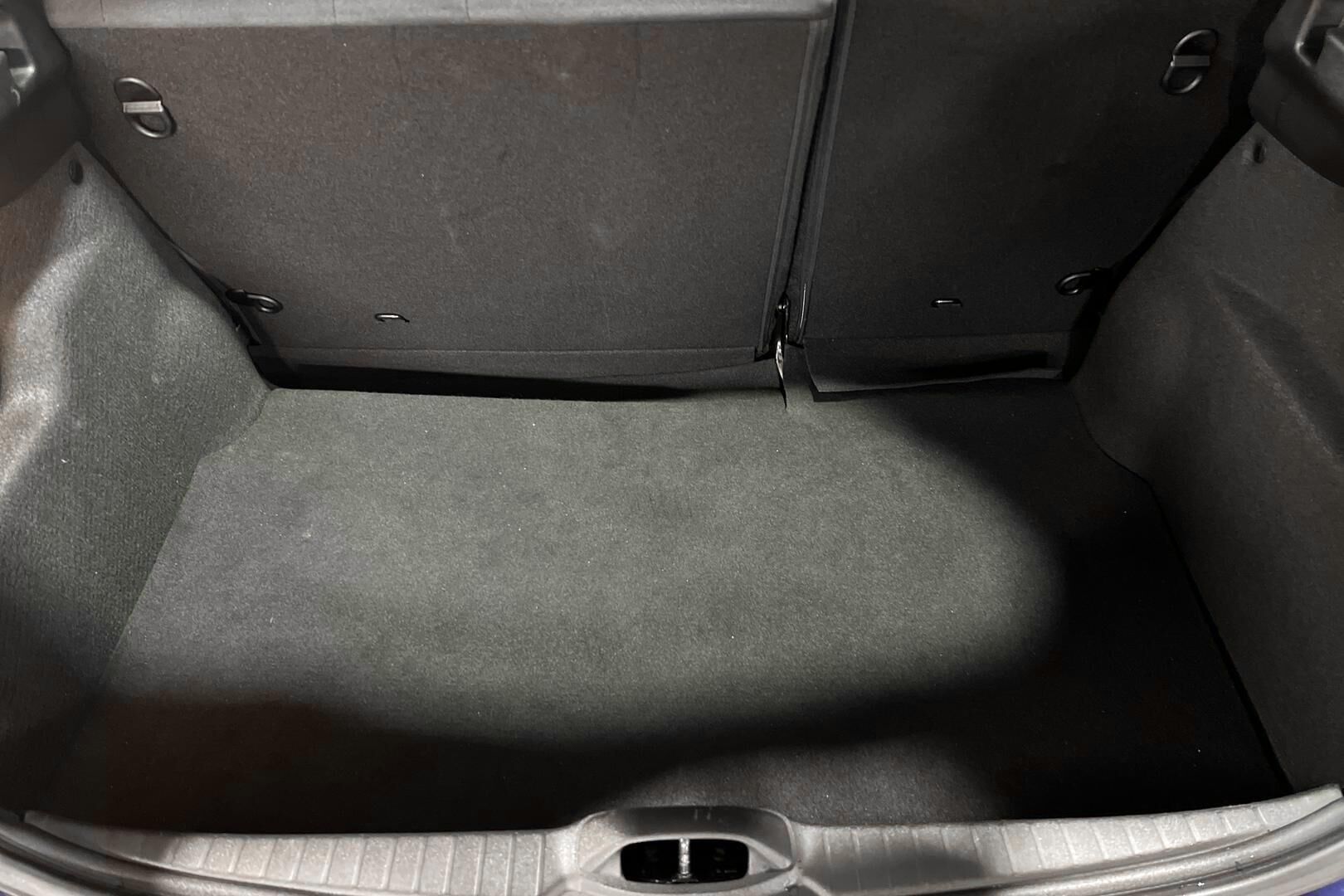 Peugeot 208 iso kuva 12