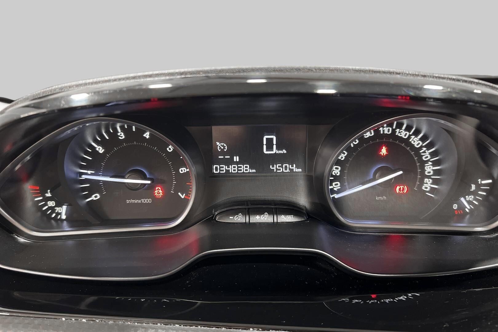 Peugeot 208 iso kuva 17