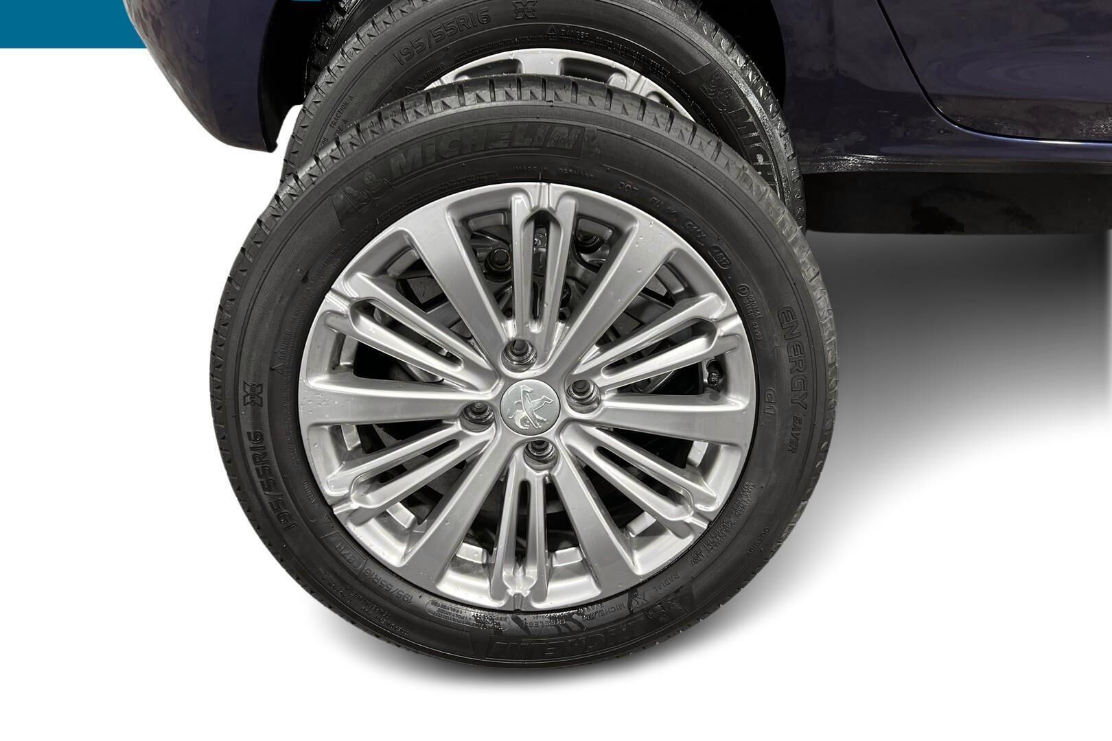 Peugeot 208 iso kuva 19