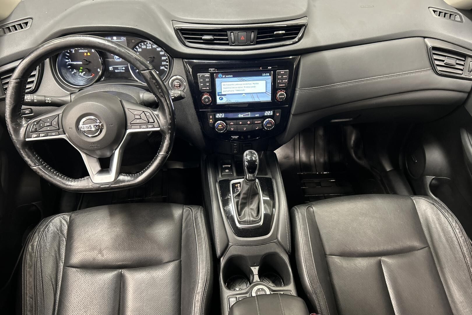 Nissan X-Trail iso kuva 11