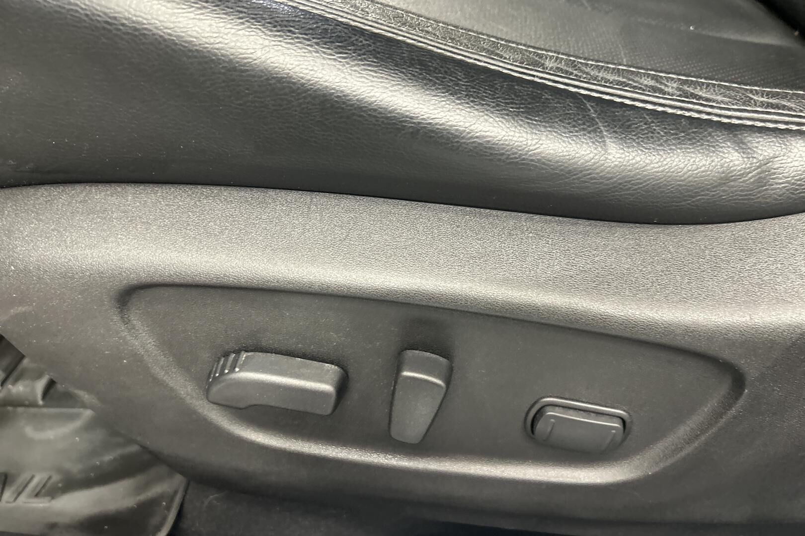 Nissan X-Trail iso kuva 15