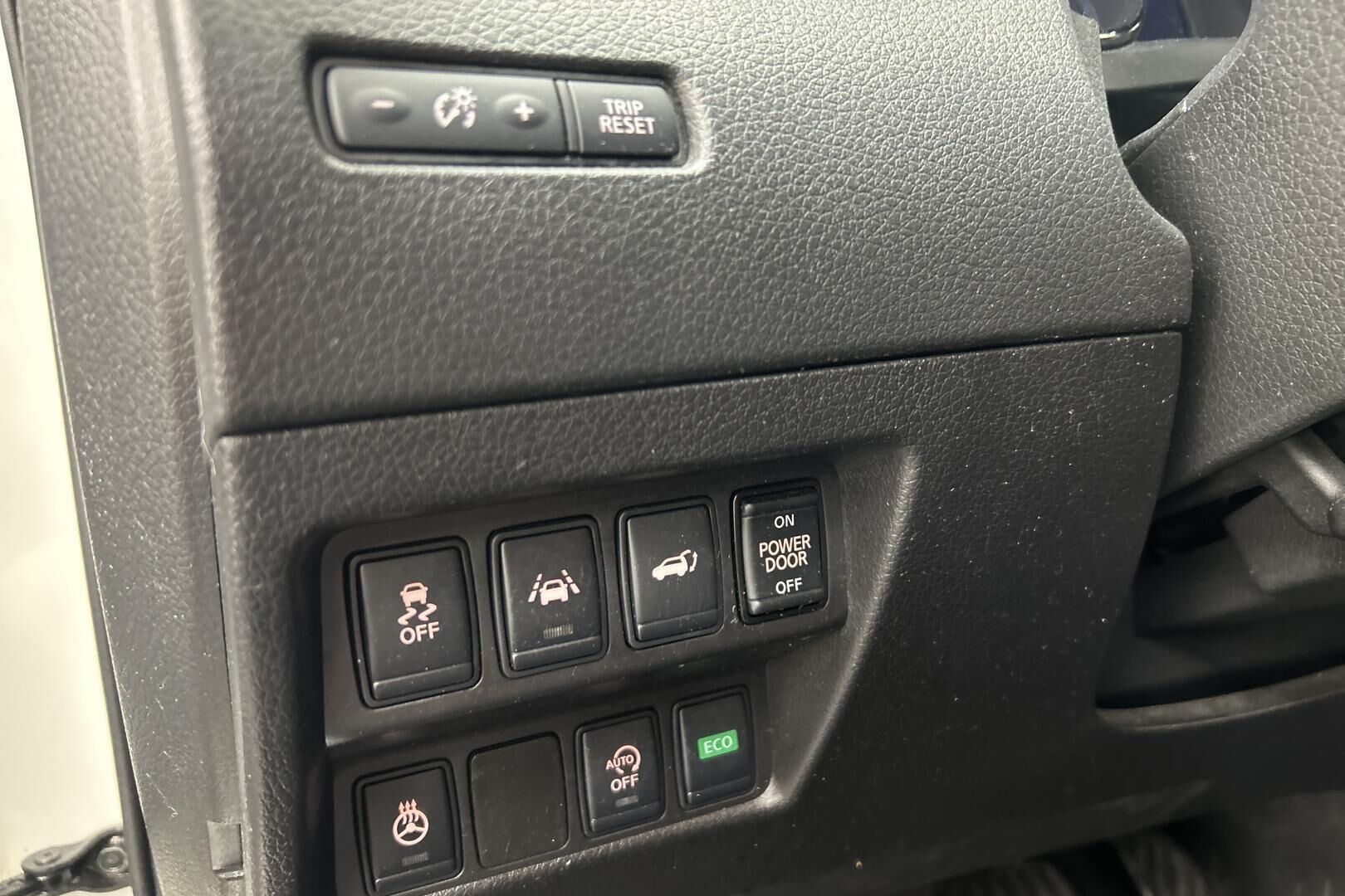 Nissan X-Trail iso kuva 16