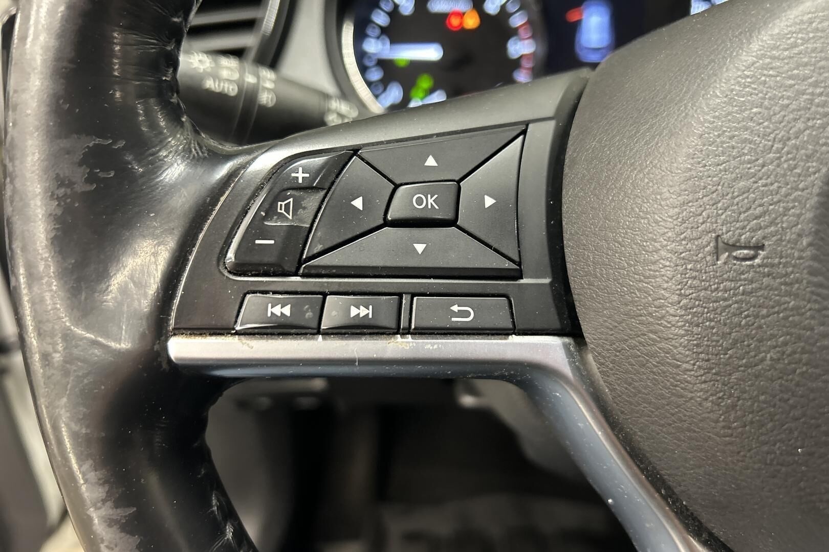 Nissan X-Trail iso kuva 17