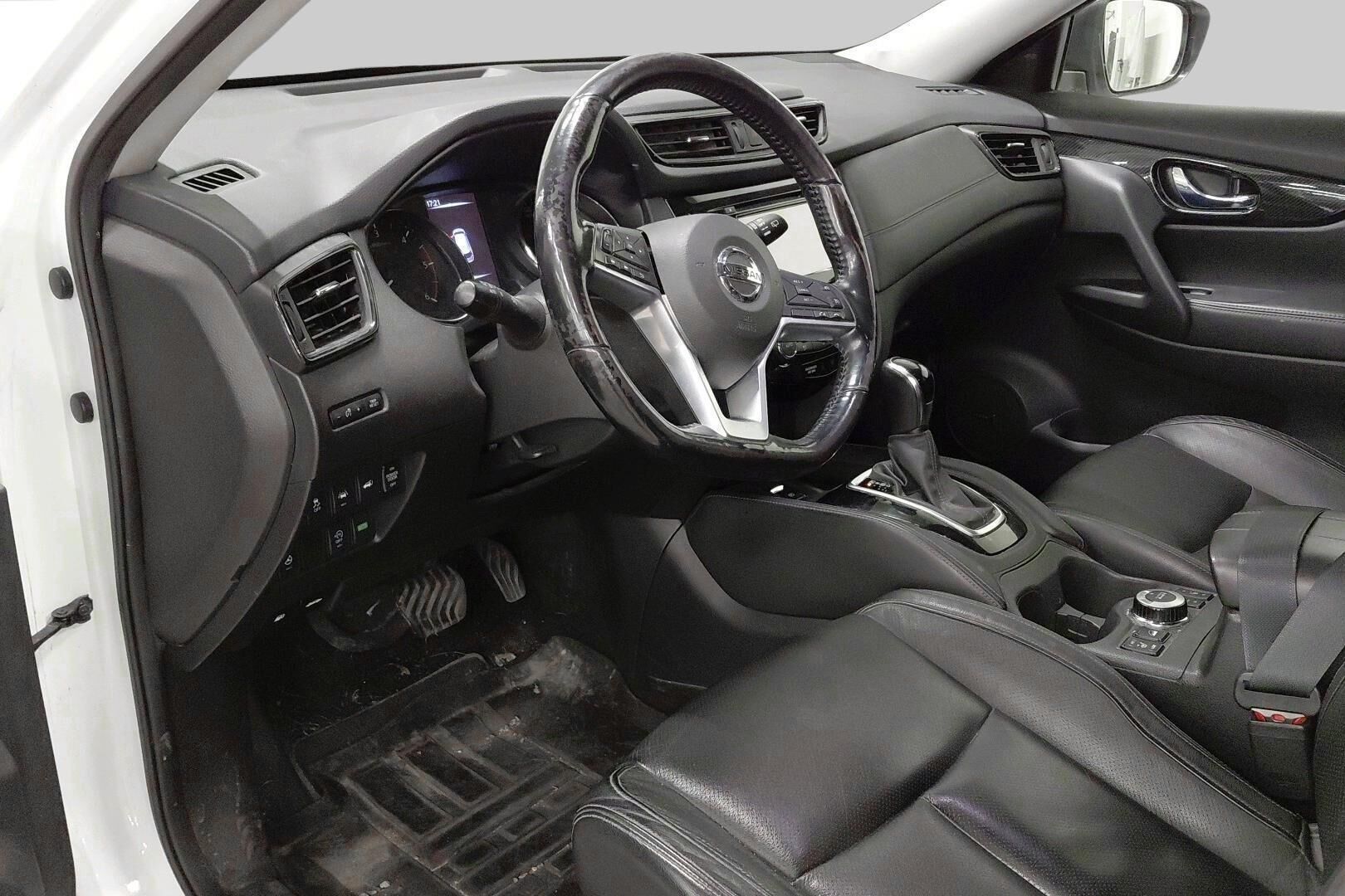 Nissan X-Trail iso kuva 2