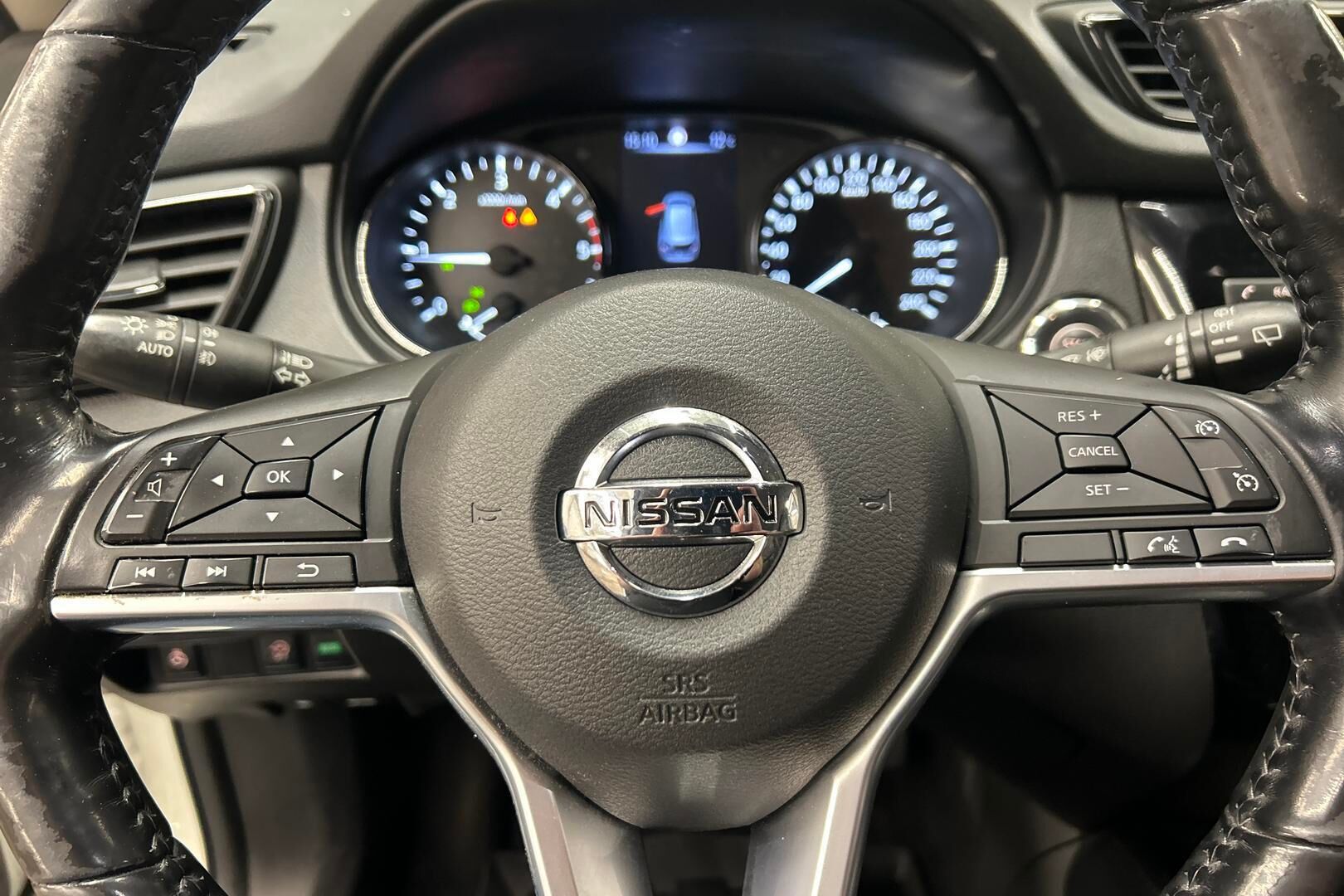 Nissan X-Trail iso kuva 20