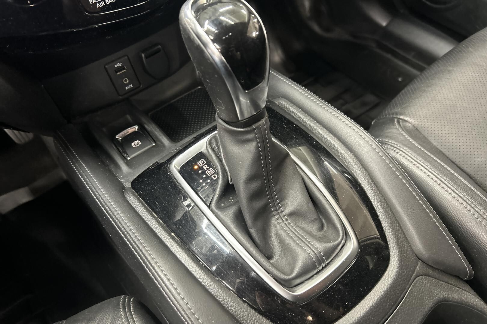 Nissan X-Trail iso kuva 23