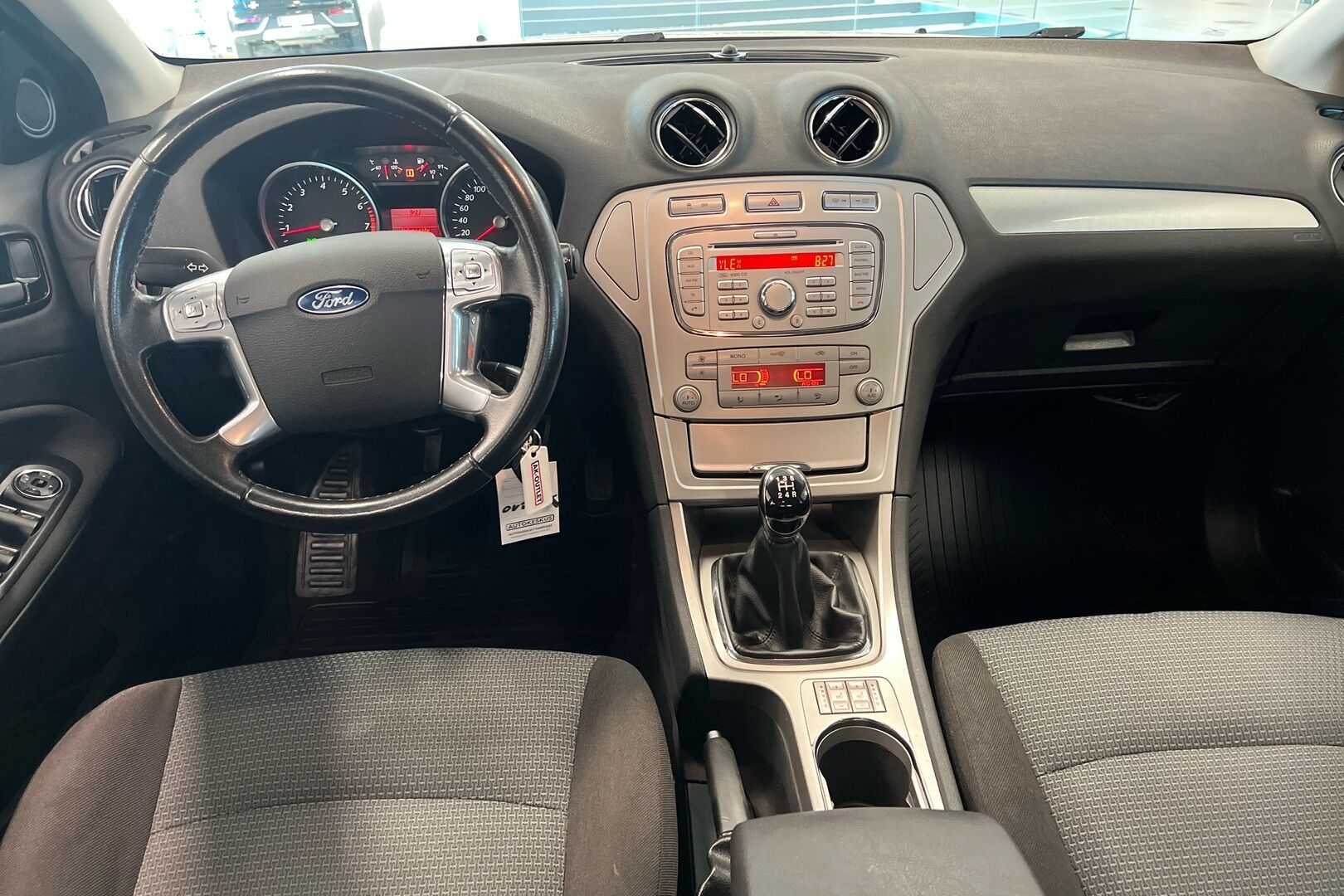 Ford Mondeo iso kuva 18