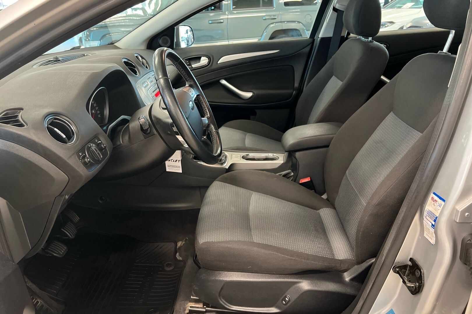 Ford Mondeo iso kuva 7