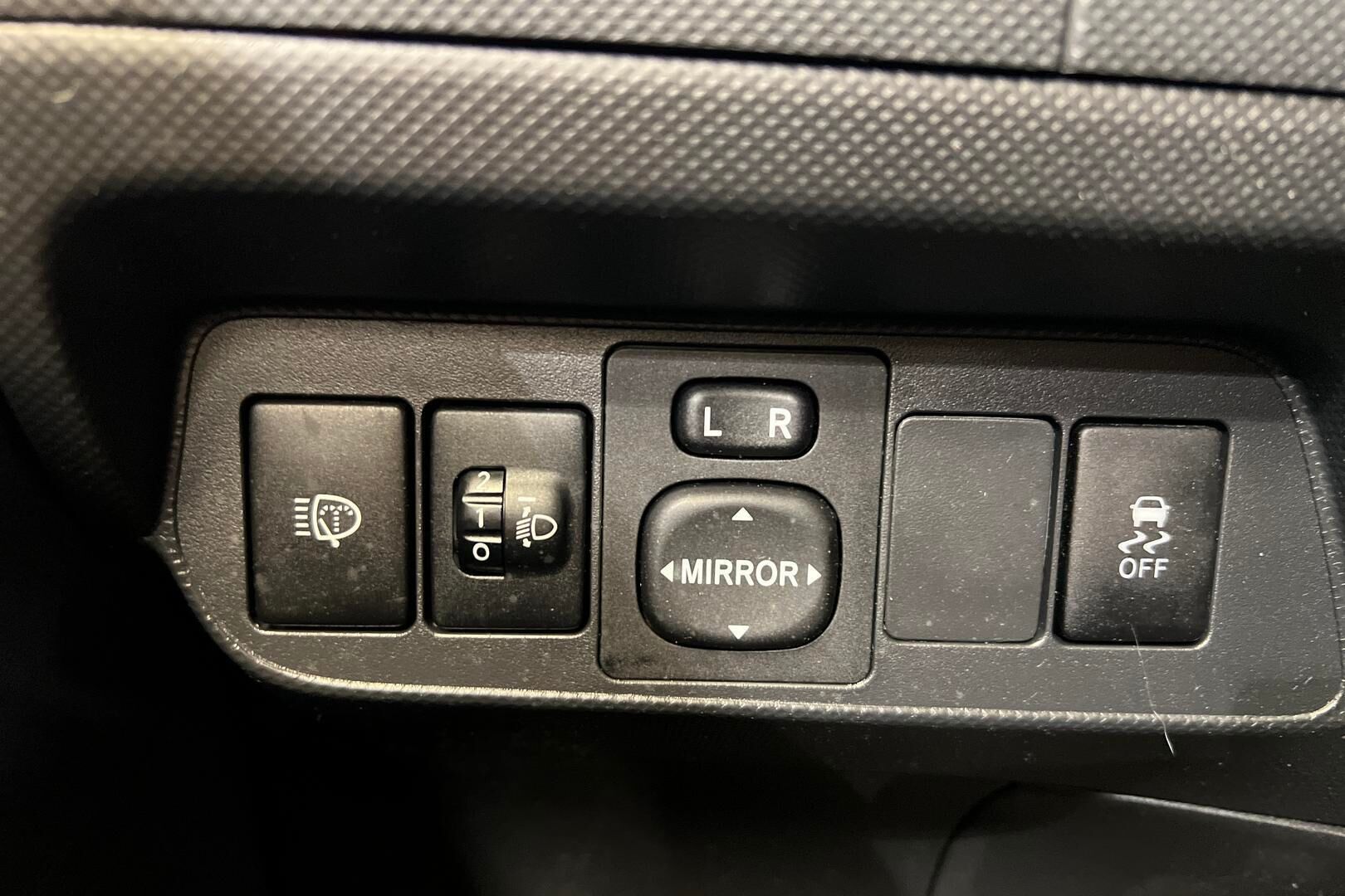 Toyota Auris iso kuva 20