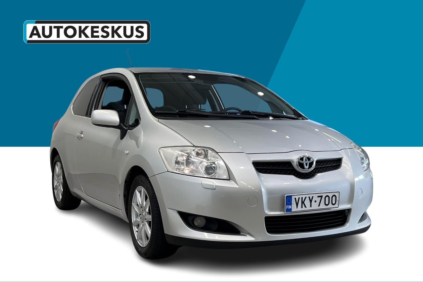 Toyota Auris iso kuva 3