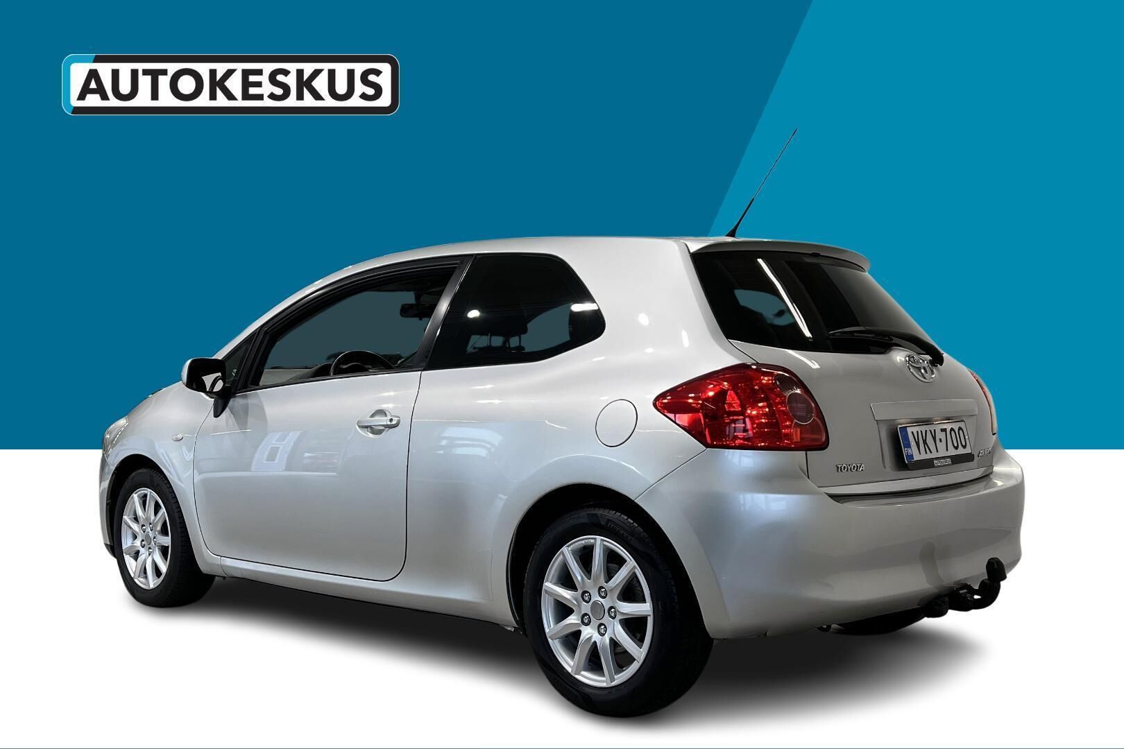 Toyota Auris iso kuva 7