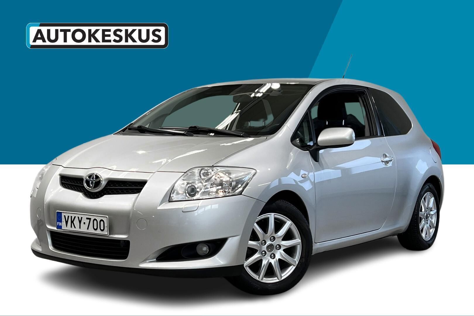 Toyota Auris iso kuva 0