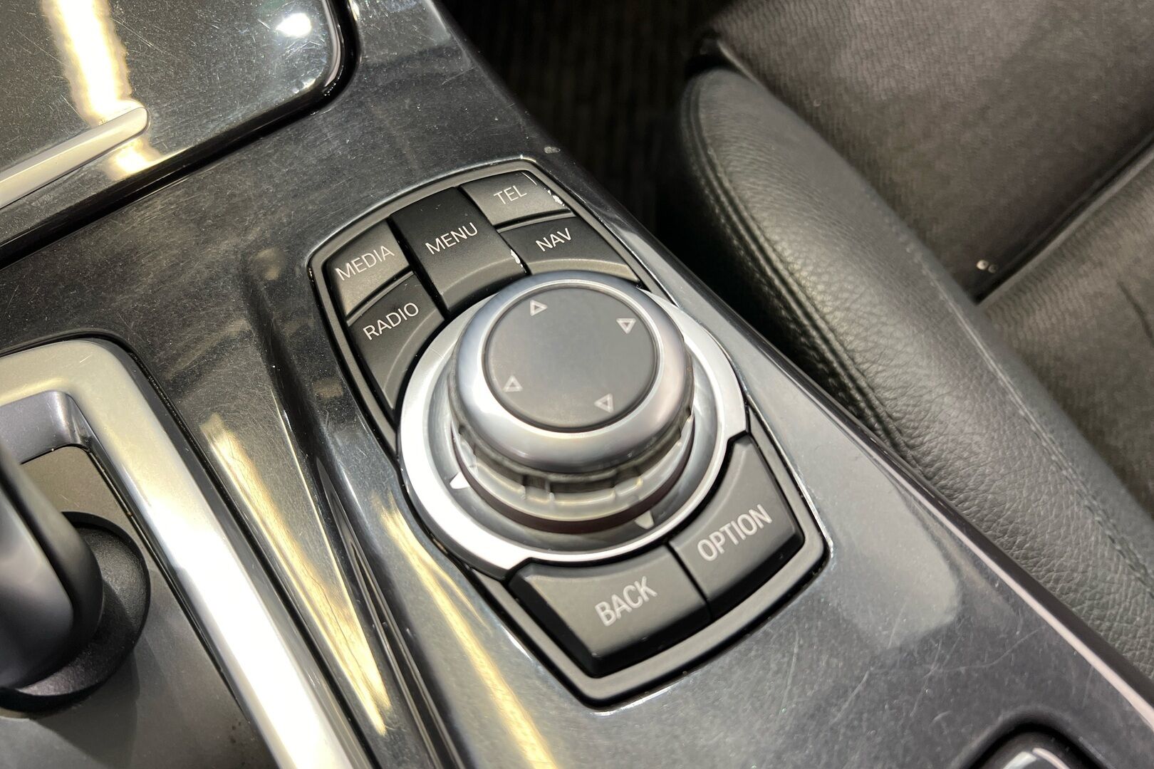 BMW 5-SARJA iso kuva 19