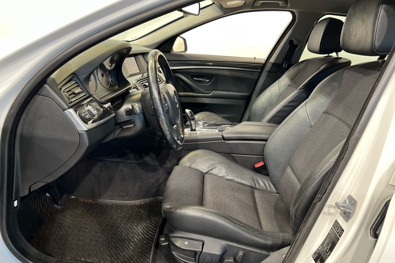 BMW 5-SARJA iso kuva 7