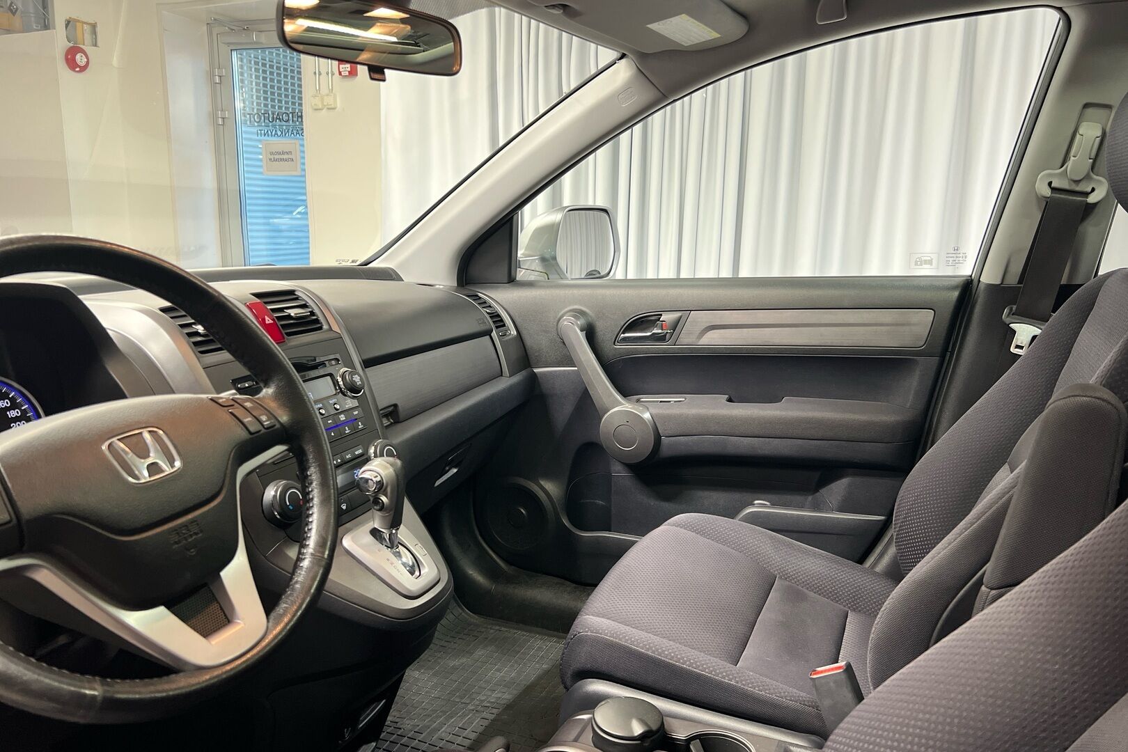 Honda CR-V iso kuva 7