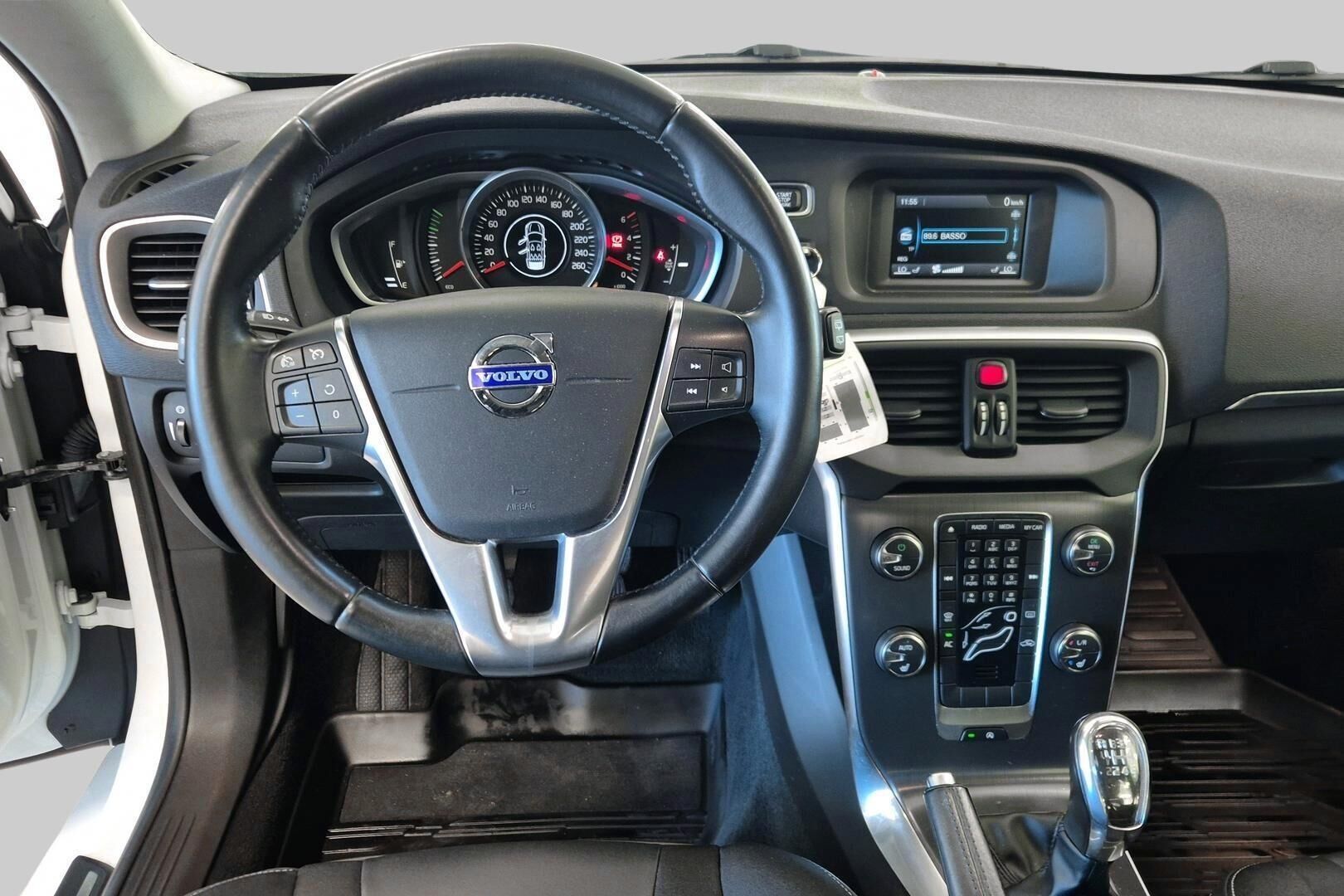 Volvo V40 iso kuva 7