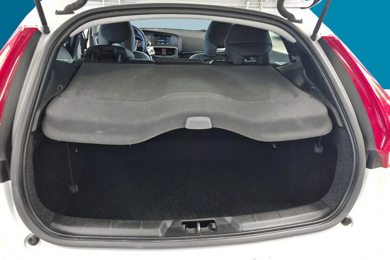 Volvo V40 iso kuva 8