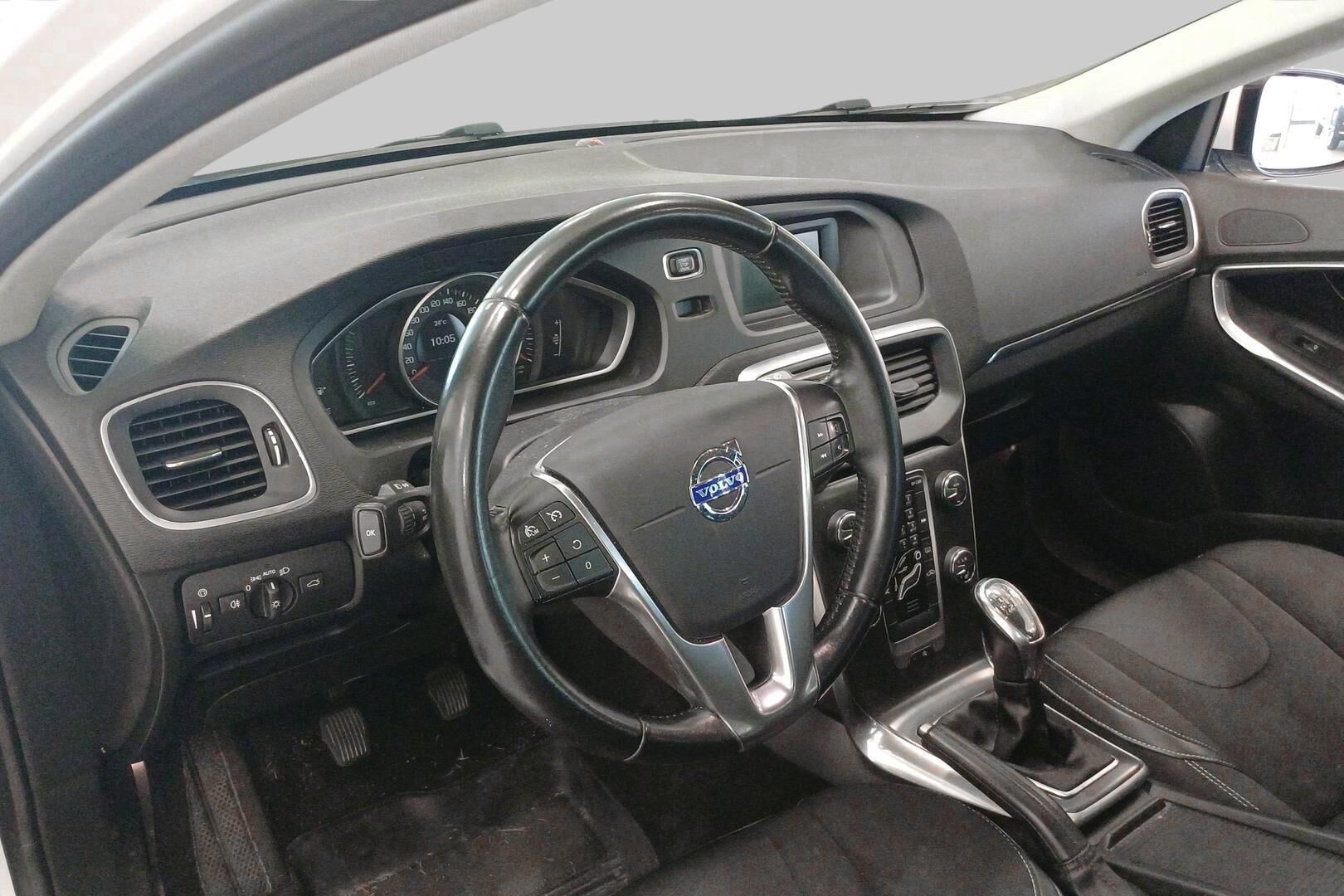 Volvo V40 iso kuva 1