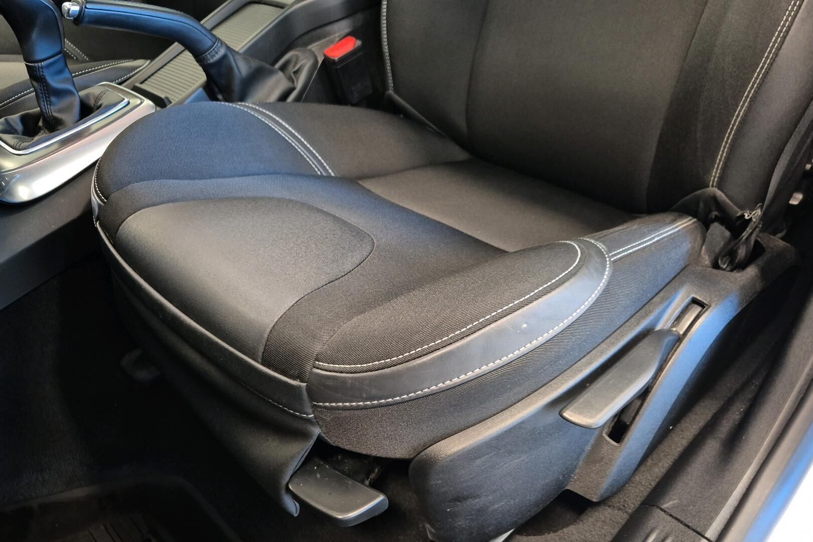 Volvo V40 iso kuva 17